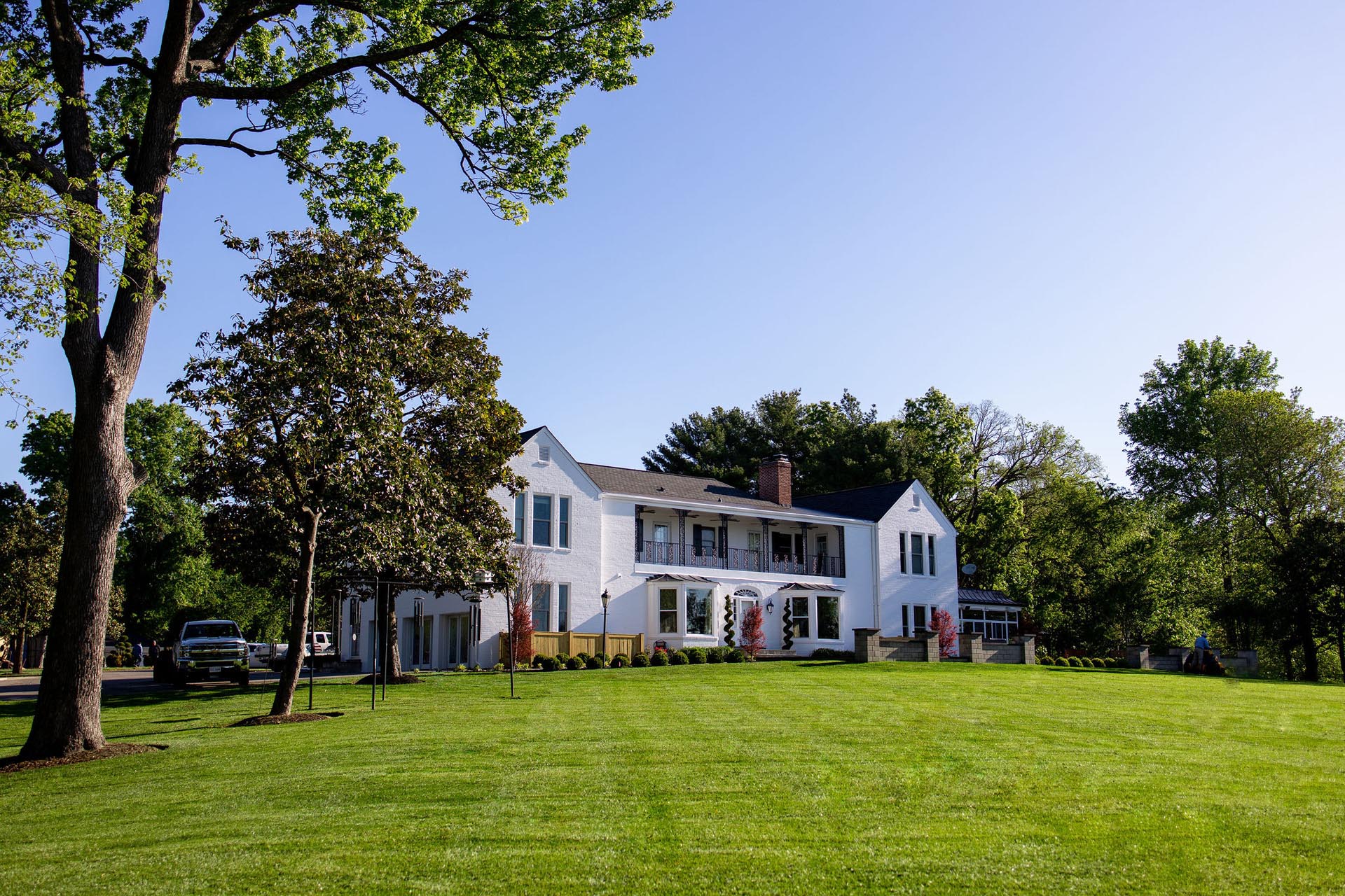 Independence Landscape Leaf Removal