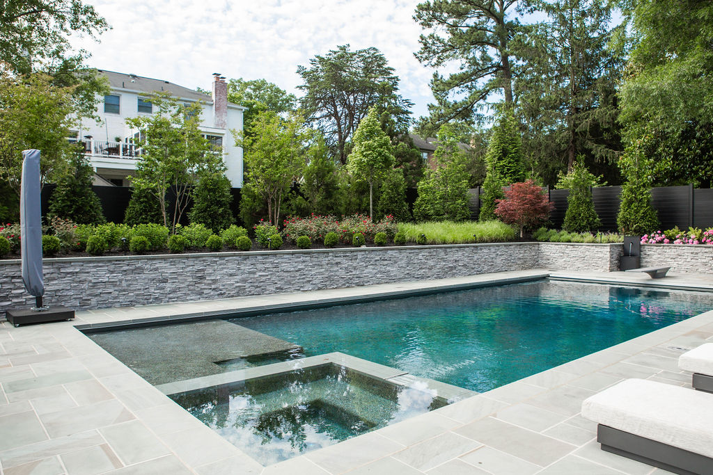 Independence Landscape hot tub